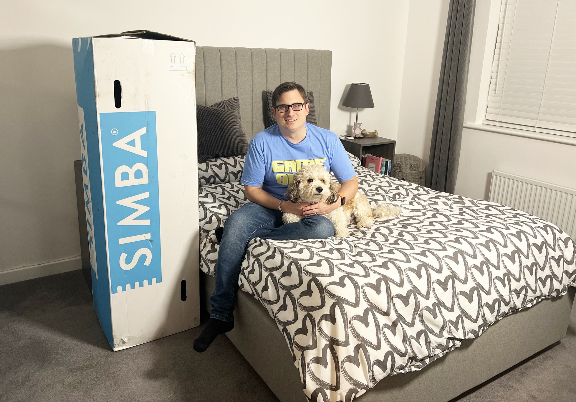 The Simba Hybrid Luxe Mattress arrives in a heavy old box.