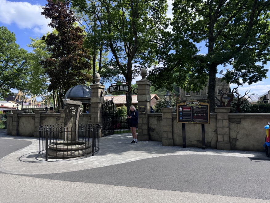Ghostly Manor at Paultons Park - New for 2025!