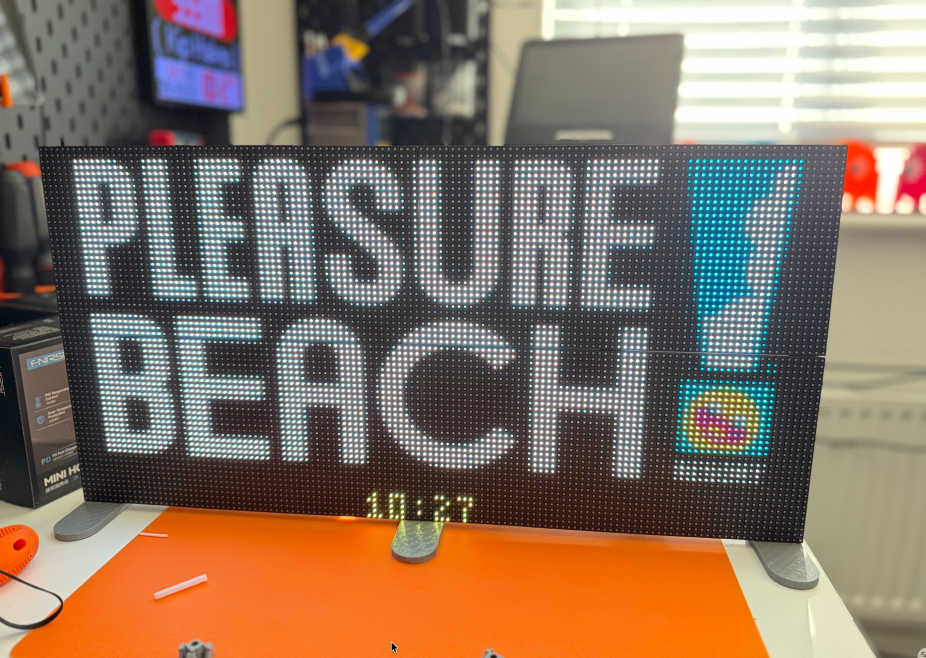 4 LED Matrix Panels Running 